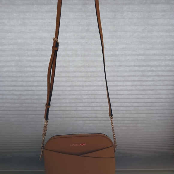 Michael Kors Jet Set Medium Dome Crossbody-NWOT - Picture 2 of 3